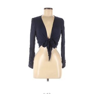 finderskeepers wrap top navy M